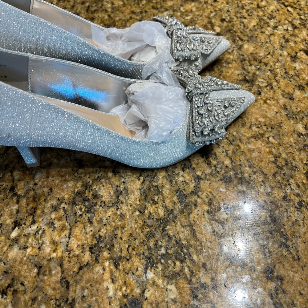 Women's Silver Heels with Bow Detail - Picture 6 of 9